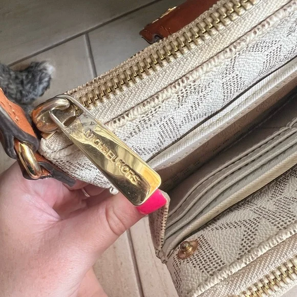 Michael Kors Fulton Small Crossbody - Picture 7 of 8